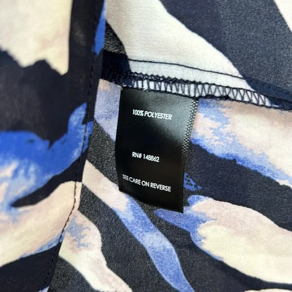 TORRID Peplum v-neck blouse NWT size 1 14/16 - Picture 3 of 4